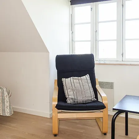 Apartment In Aakirkeby With 2 Bedrooms, Wifi And Outdoor Swimming Pool Akirkeby