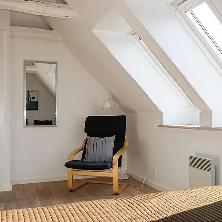 In Aakirkeby With 2 Bedrooms, Wifi And Outdoor Swimming Pool Apartment Akirkeby