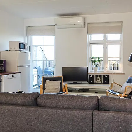 In Aakirkeby With 2 Bedrooms, Wifi And Outdoor Swimming Pool * Akirkeby