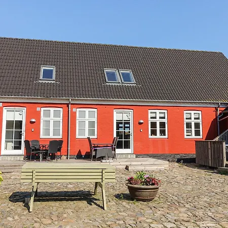 In Aakirkeby With 2 Bedrooms, Wifi And Outdoor Swimming Pool Apartment Akirkeby