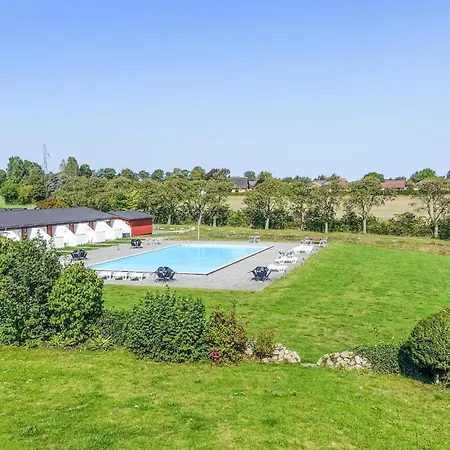 In Aakirkeby With 2 Bedrooms, Wifi And Outdoor Swimming Pool Apartment Akirkeby