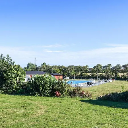 Apartment In Aakirkeby With 2 Bedrooms, Wifi And Outdoor Swimming Pool Akirkeby