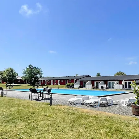 In Aakirkeby With 2 Bedrooms, Wifi And Outdoor Swimming Pool Apartment Akirkeby